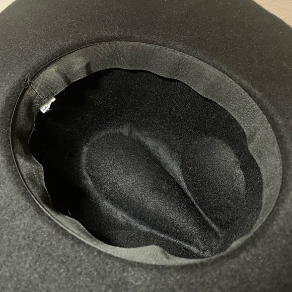 Black Felt Hat - Picture 3 of 8